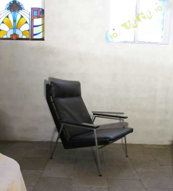 Chair faux leather black rob parry easy chair