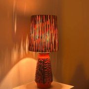 Lampe de table d'ambiance upcyclée à partir d'un vase en céramique Übelacker.