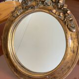 Miroir rond en bois sculpté