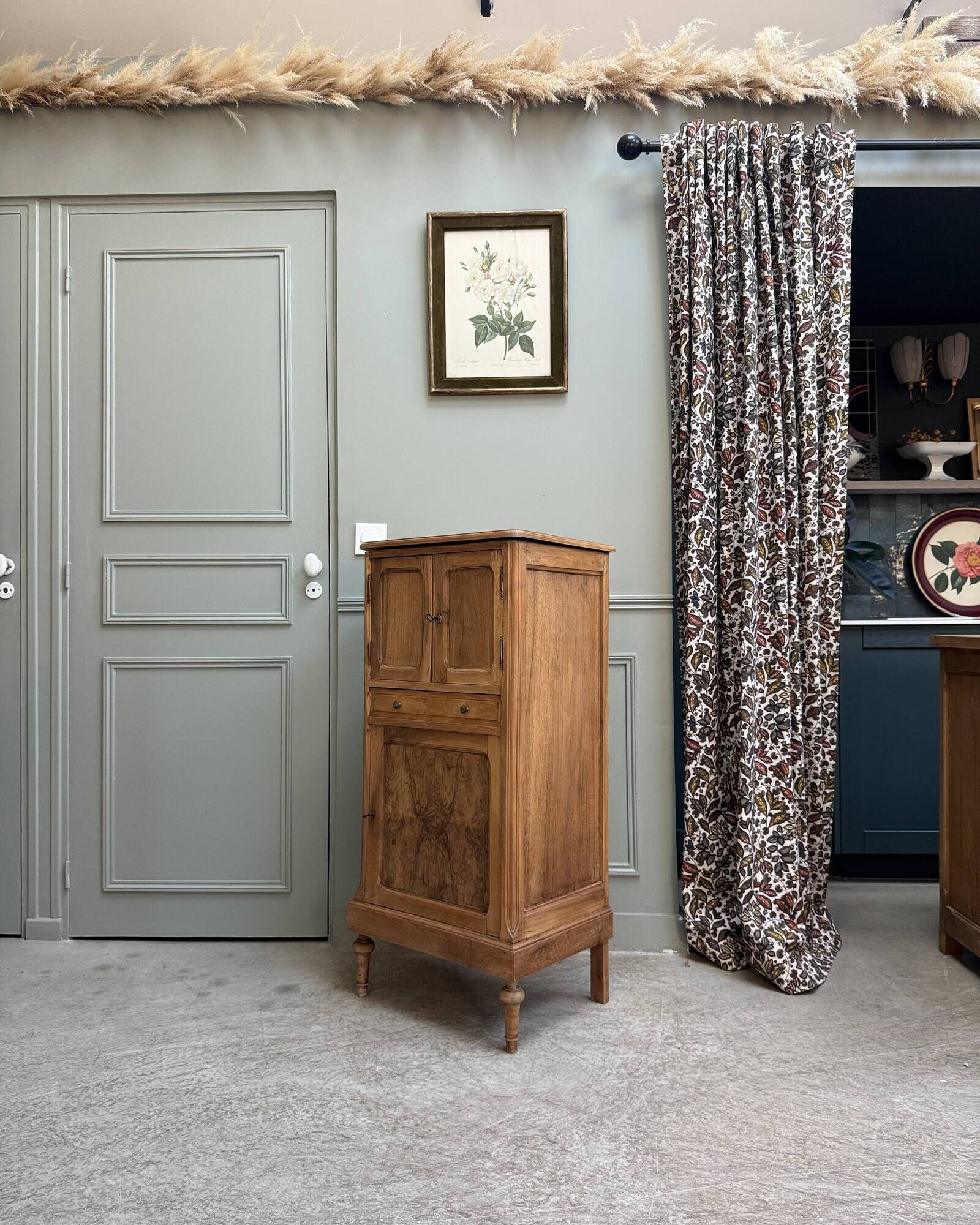 Small high buffet in walnut (renovated)