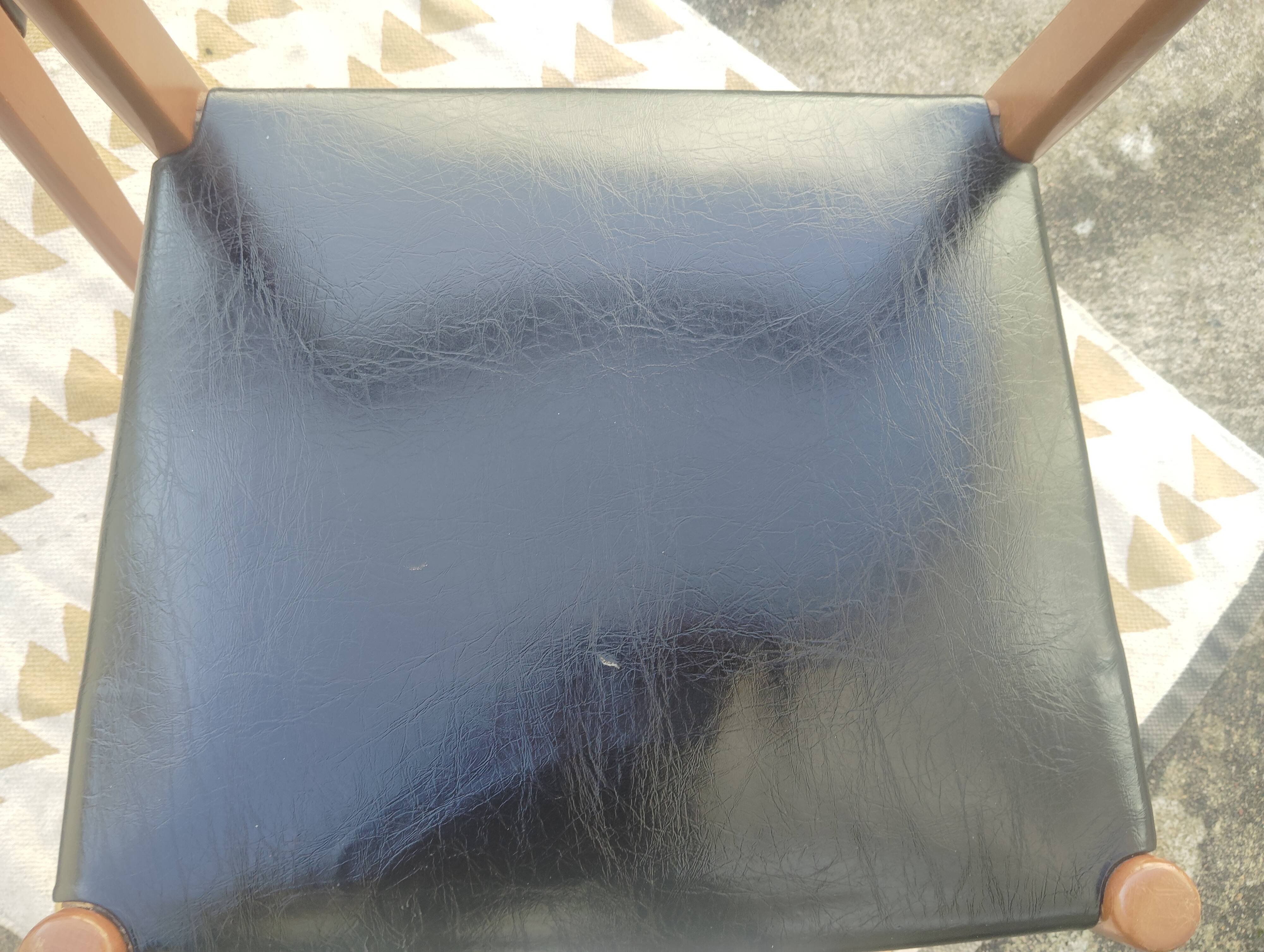 Set of 2 Scandinavian chairs