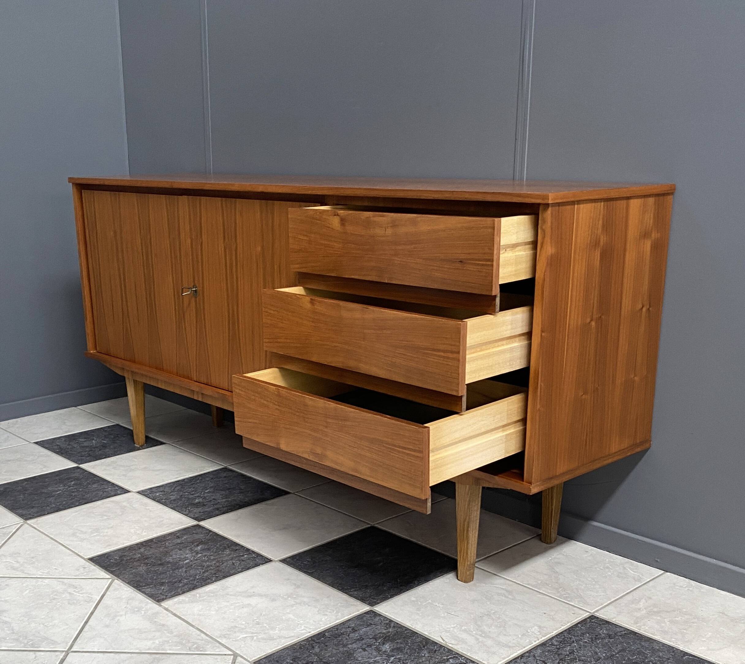 Buffet en bois des années 1960