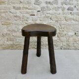 Tabouret tripode en bois massif, assise coeur