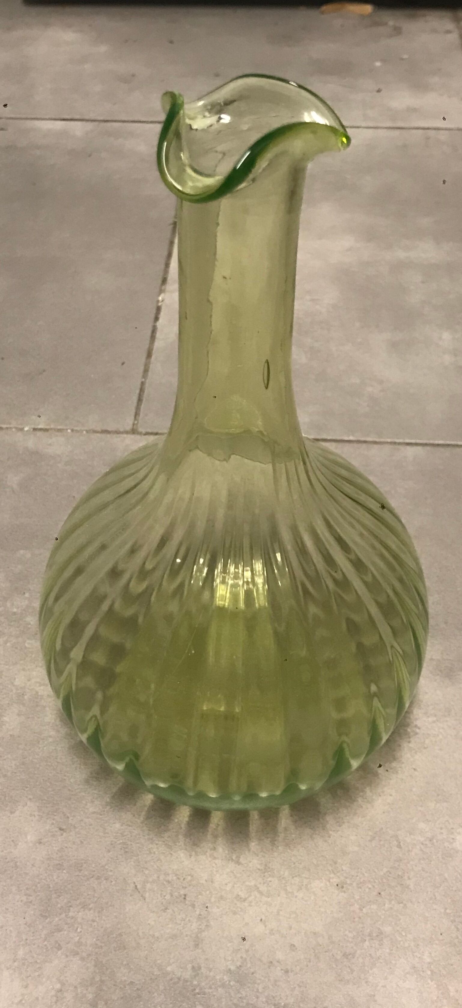 Glass vase