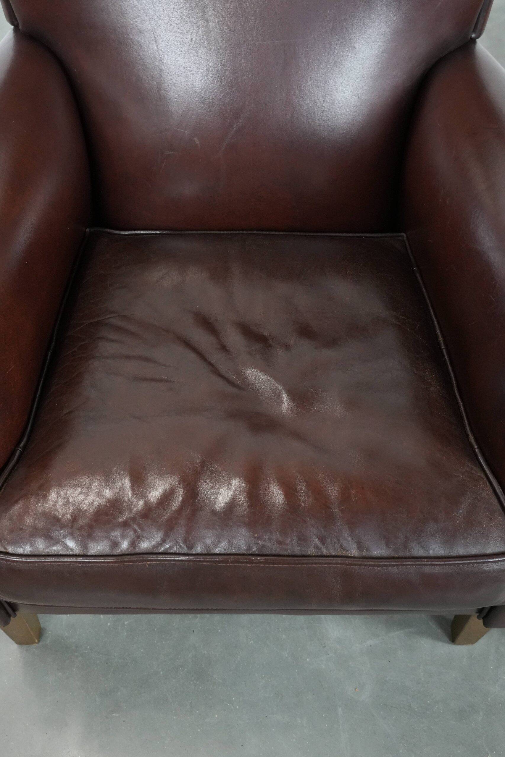 Set of 2 luxury sheepskin armchairs with a timeless look