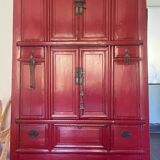 Armoire chinoise laquée rouge