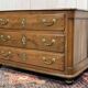 Commode 18ème en noyer et sapin