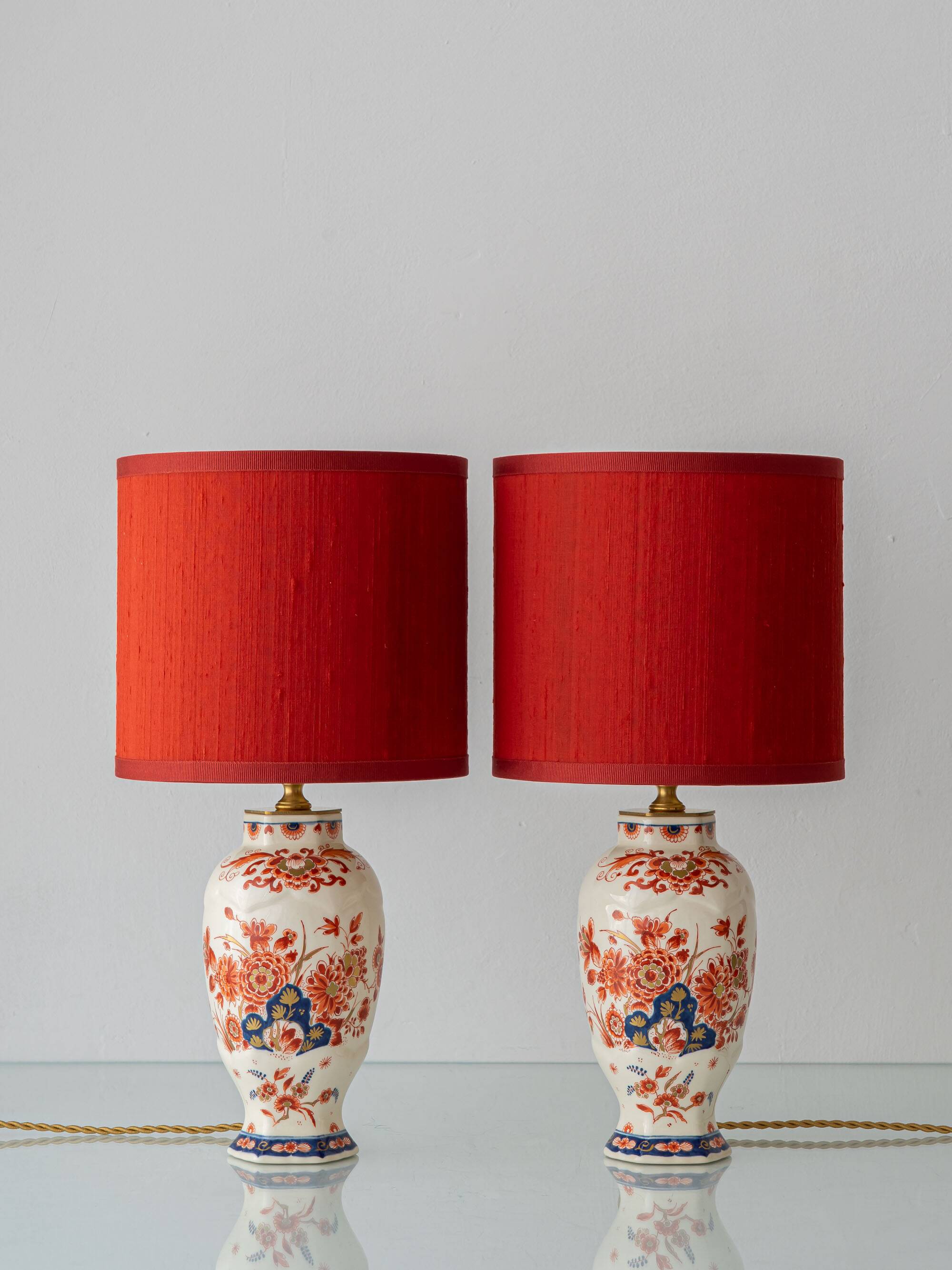 Pair of "Pijnacker" Imari Style Table Lamps from Royal Delft, Hand-Painted with Silk Shades