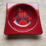 Vintage ashtray in enamelled sheet metal in red tones with floral decor from the 60s