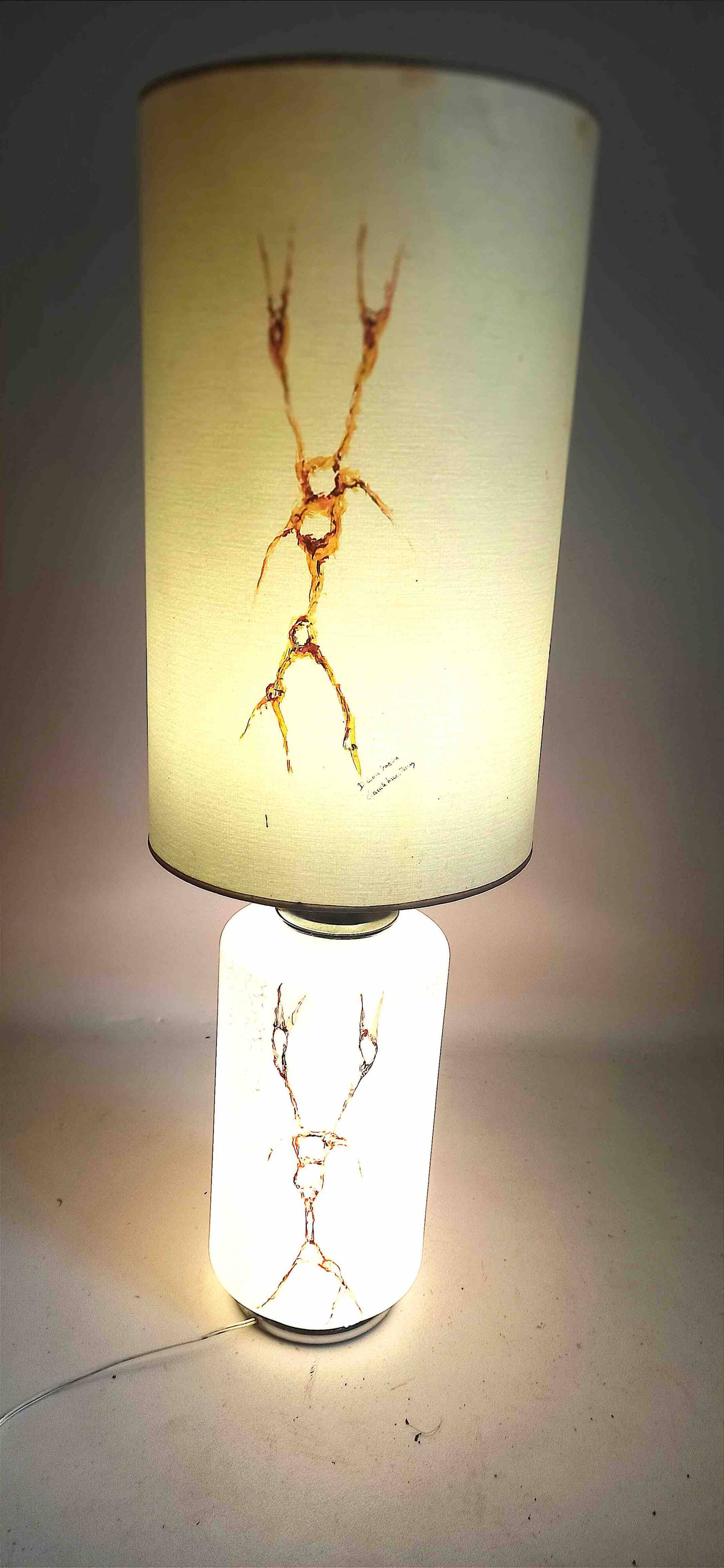 Lampe de sol double éclairage opaline blanche effet givré marbrures brunes Hauteur 95 cm