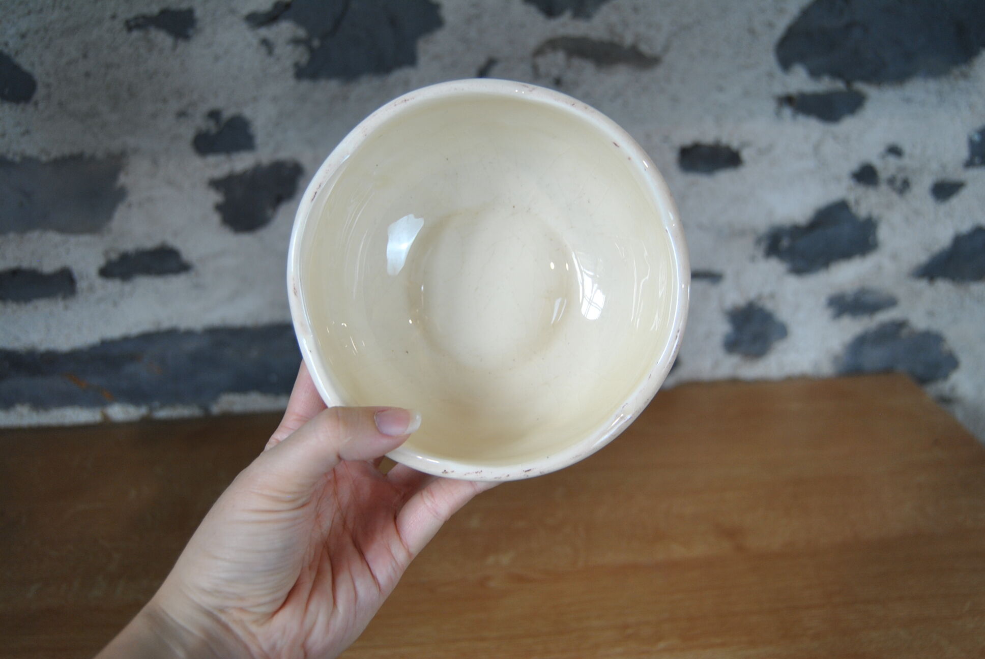 Ceramic bowl cherry décor