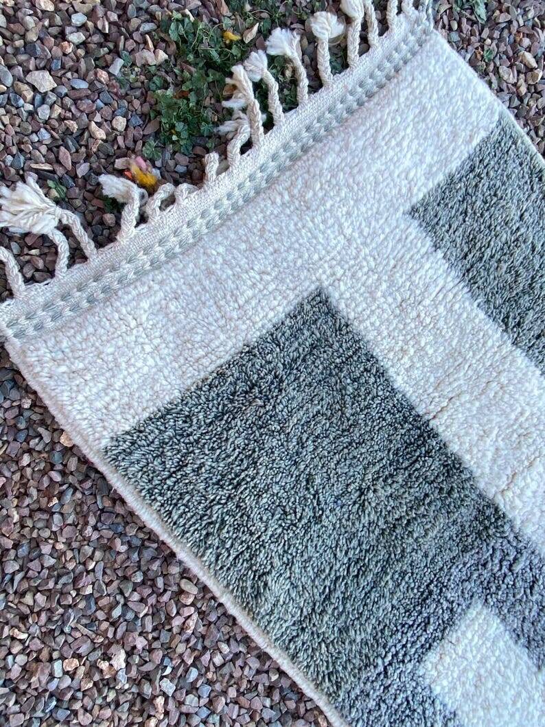 Handmade runner rug 400cm x 70cm