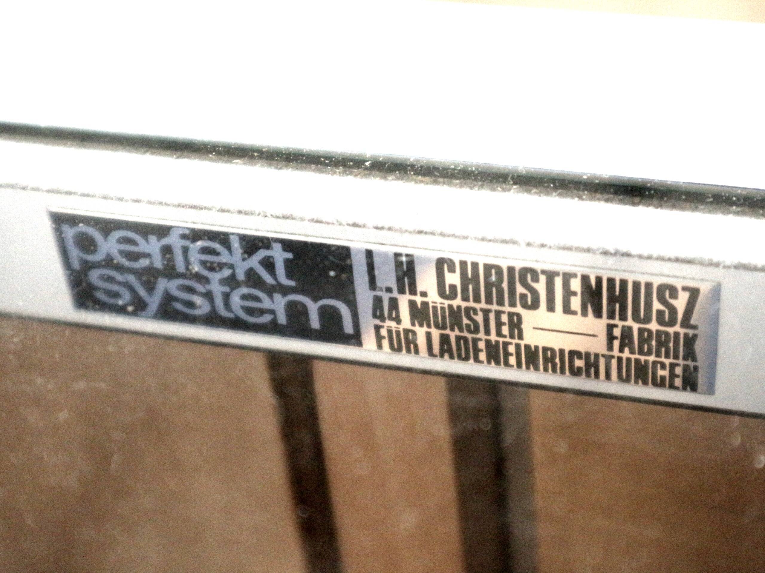 Comptoir/bureau vintage en verre avec tiroirs réalisé dans les années 1970