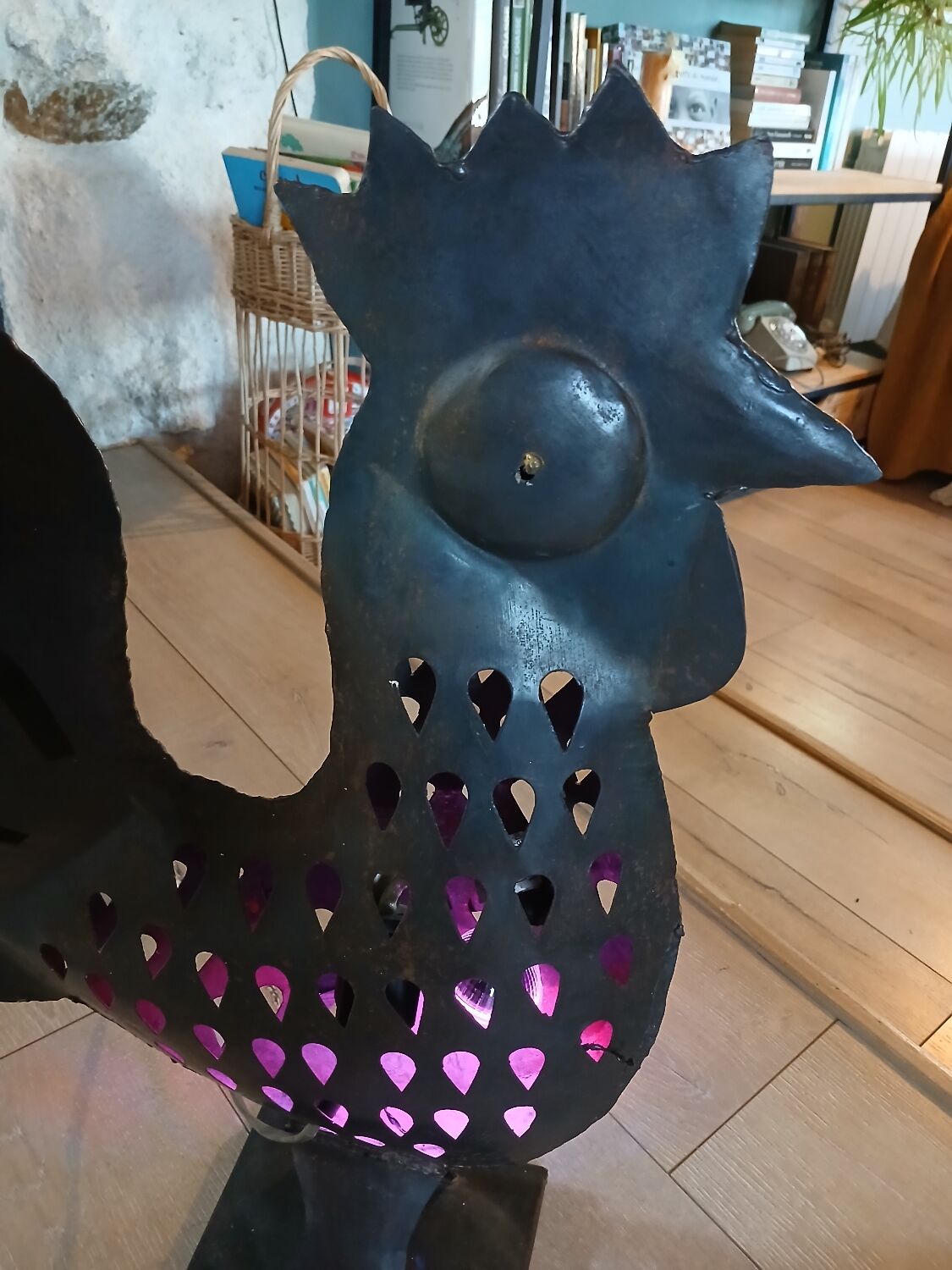 Wrought iron table lamp/rooster