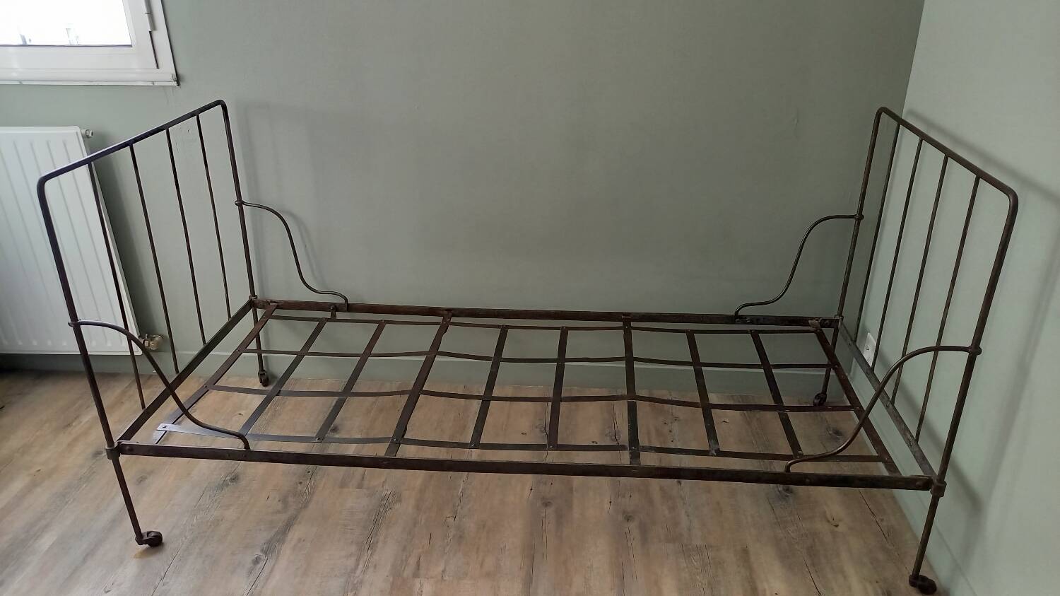 Wrought iron bed