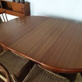 Table ronde en teck Baumann années 60