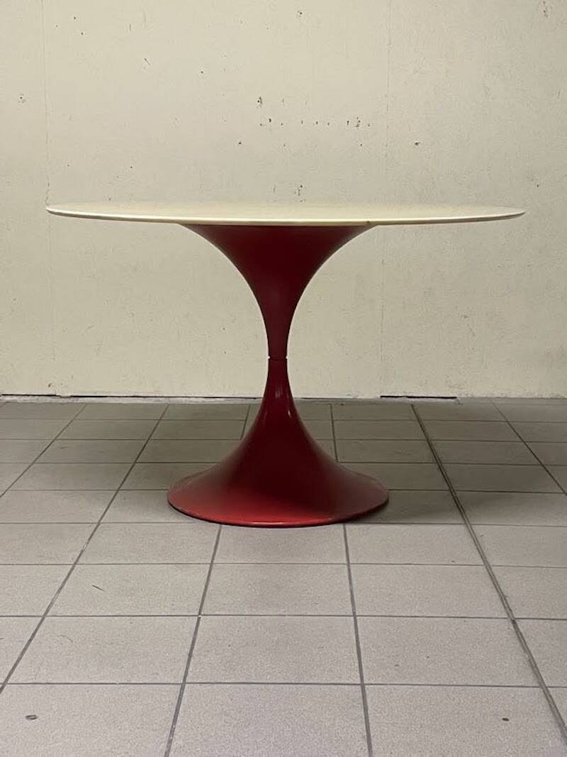 Table à manger en forme de sablier avec base en métal et plateau en marbre, 1960-70