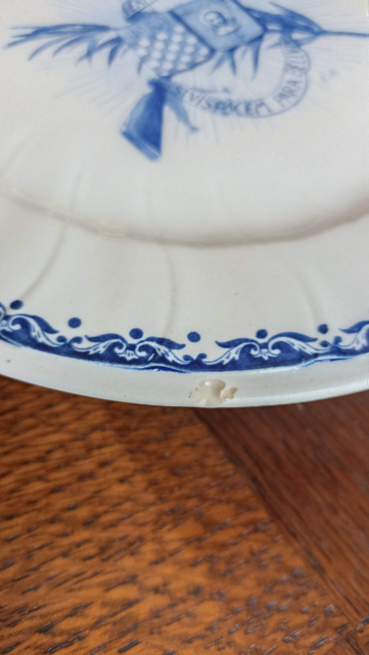 Gien plate in ivory iron - Saint-Quentin - WWI