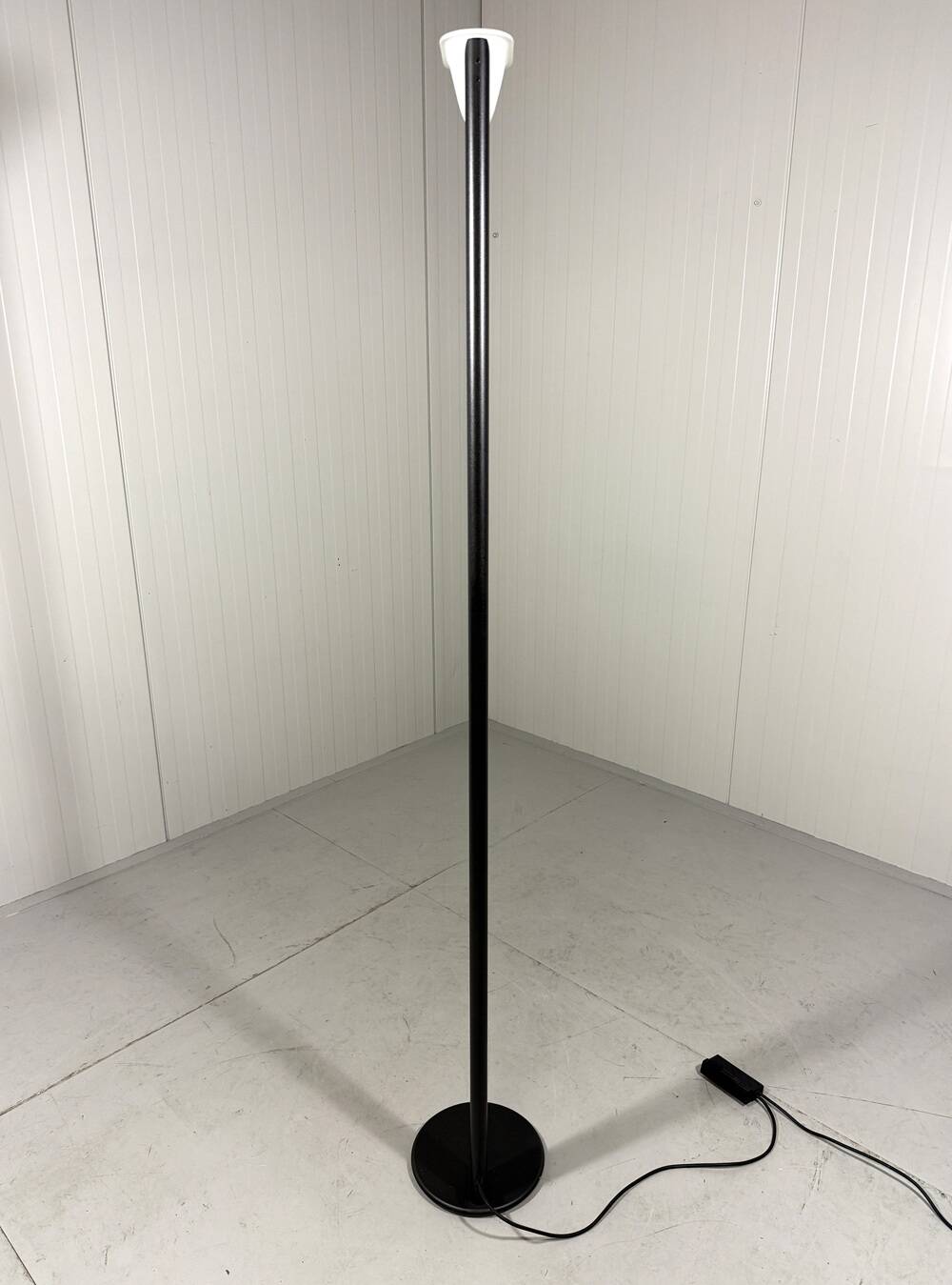 Arelux Milano minimalist floor lamp 1980’s
