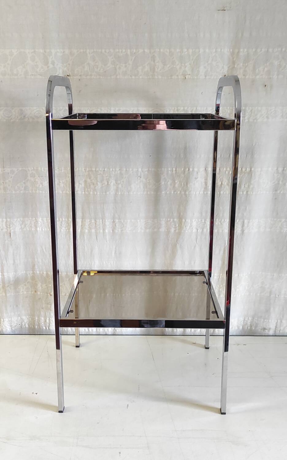 Side table in chrome metal and smoked glass - 70s/80s