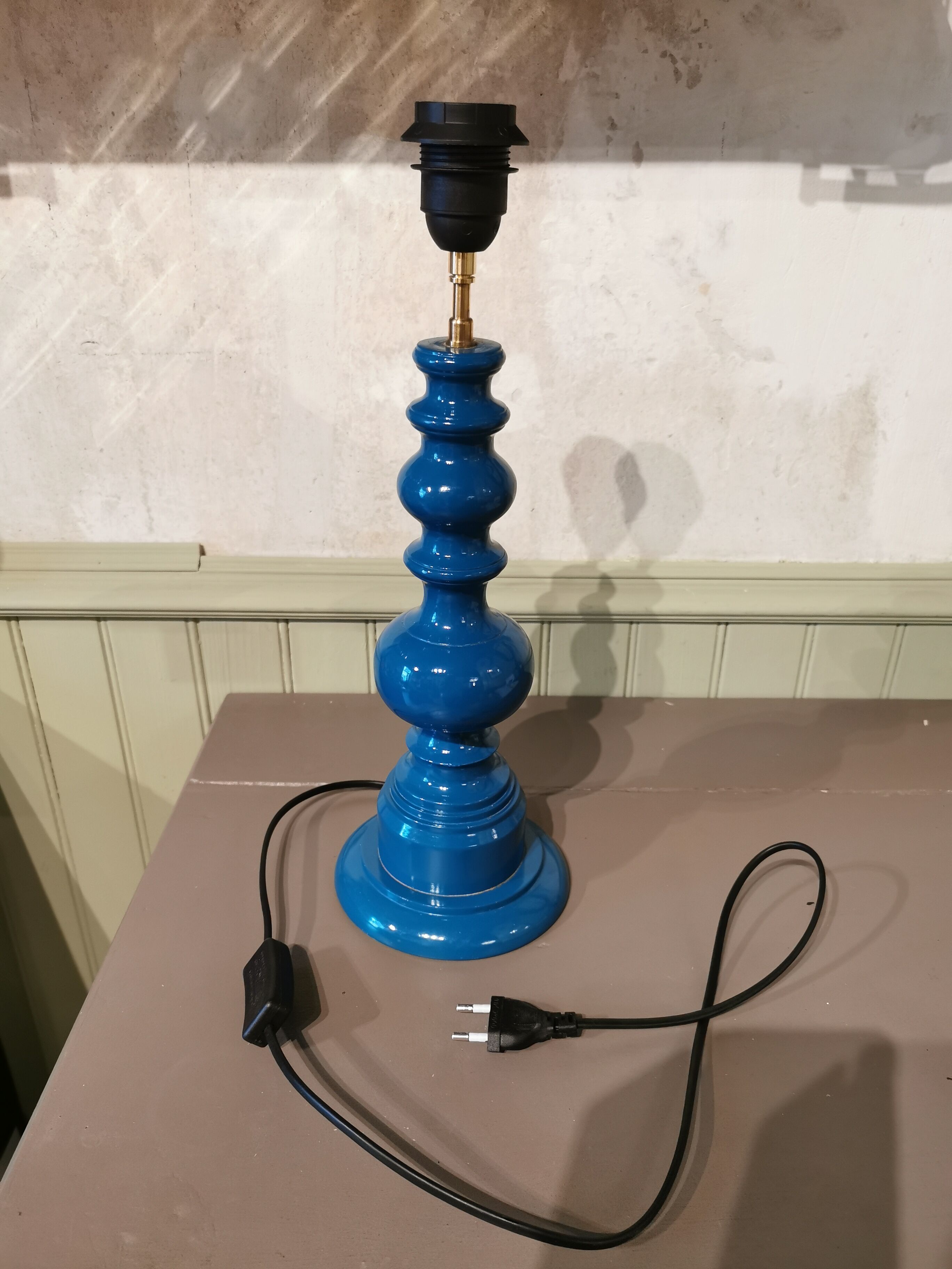 Pair of vintage duck blue lamps