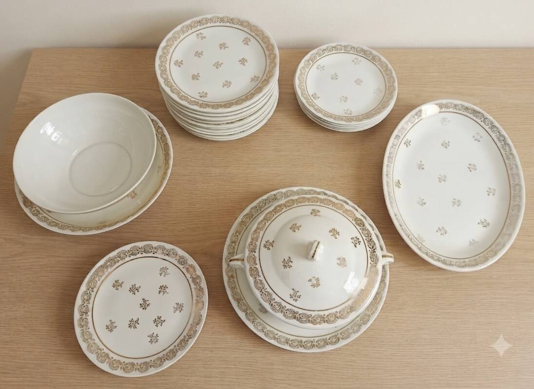 Service de table complet, porcelaine de Limoges et dorures, LOT 2