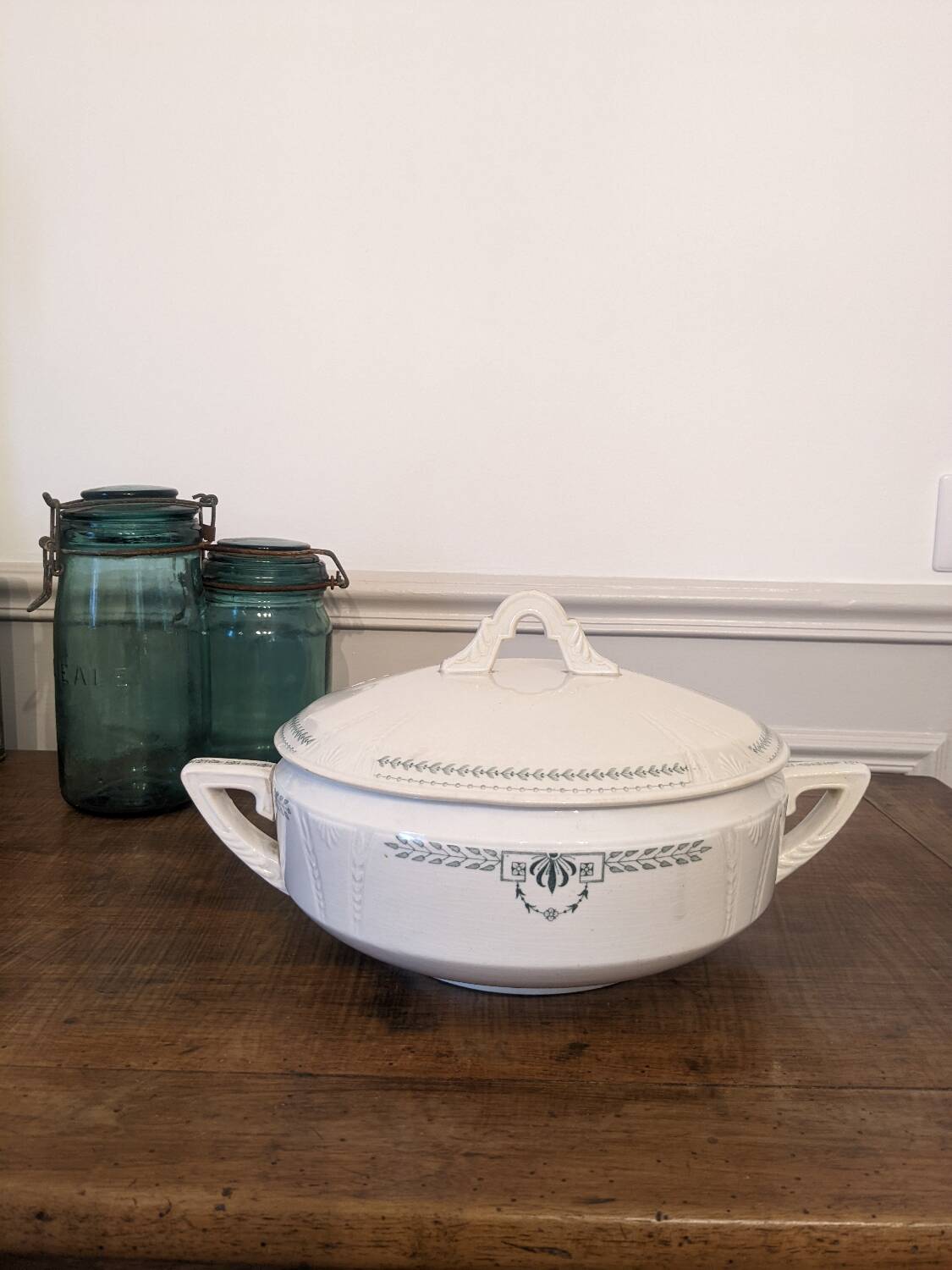 Clara soup tureen, Gien iron earth