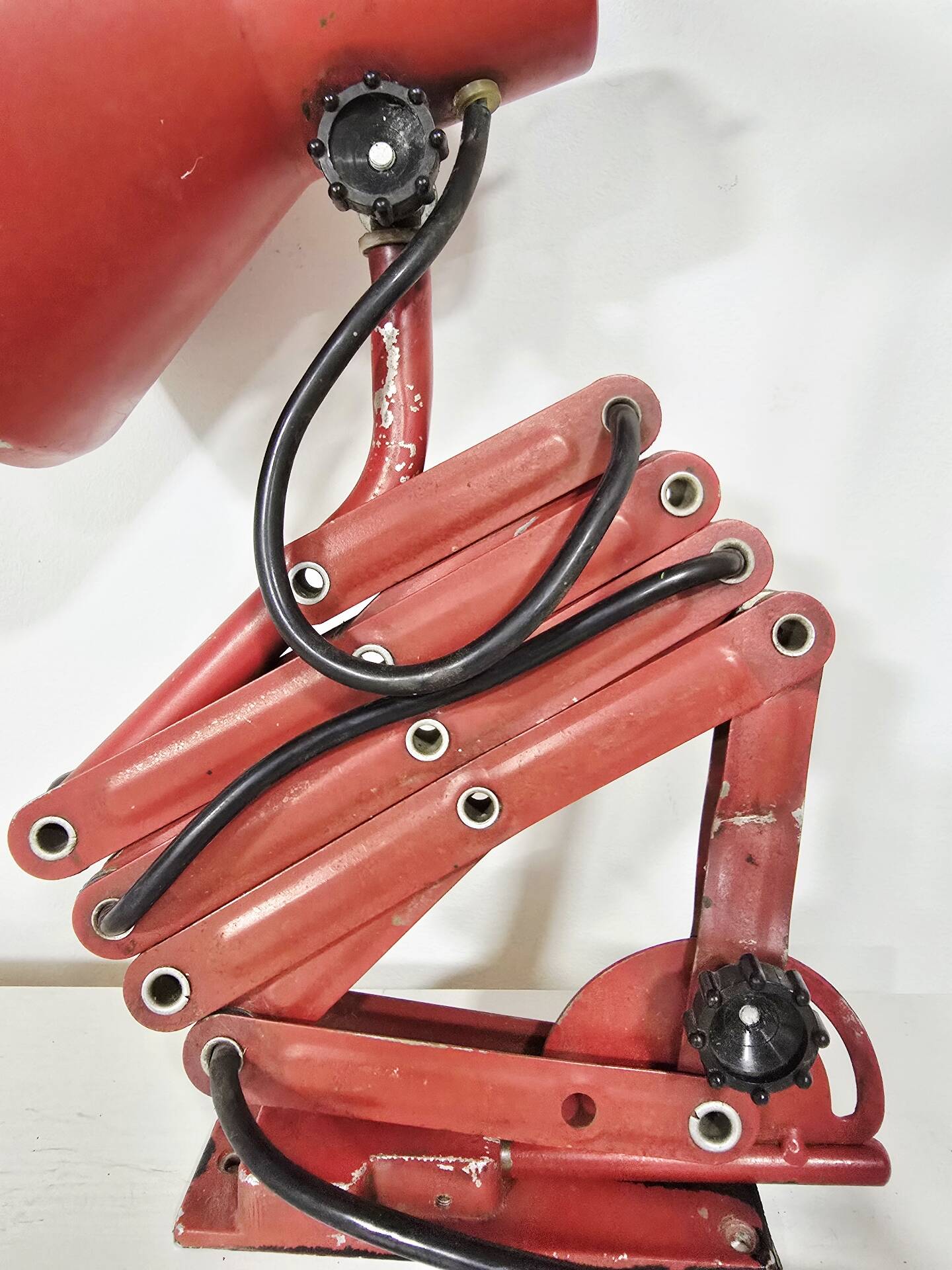 Lampe de bureau/du mur à bras articulé industriel rouge – Lampe de travail en métal réglable