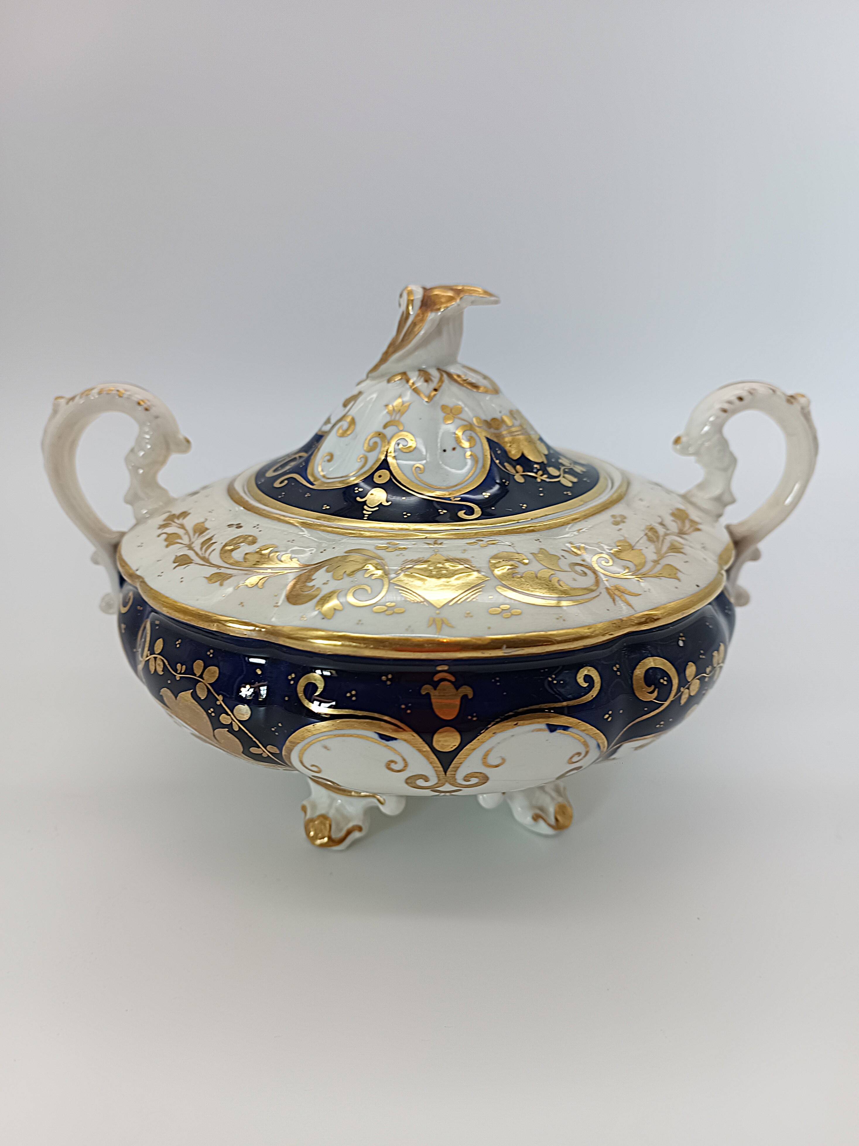 Antique porcelain sweet jar in gilded and cobalt blue, Napoleon III style.