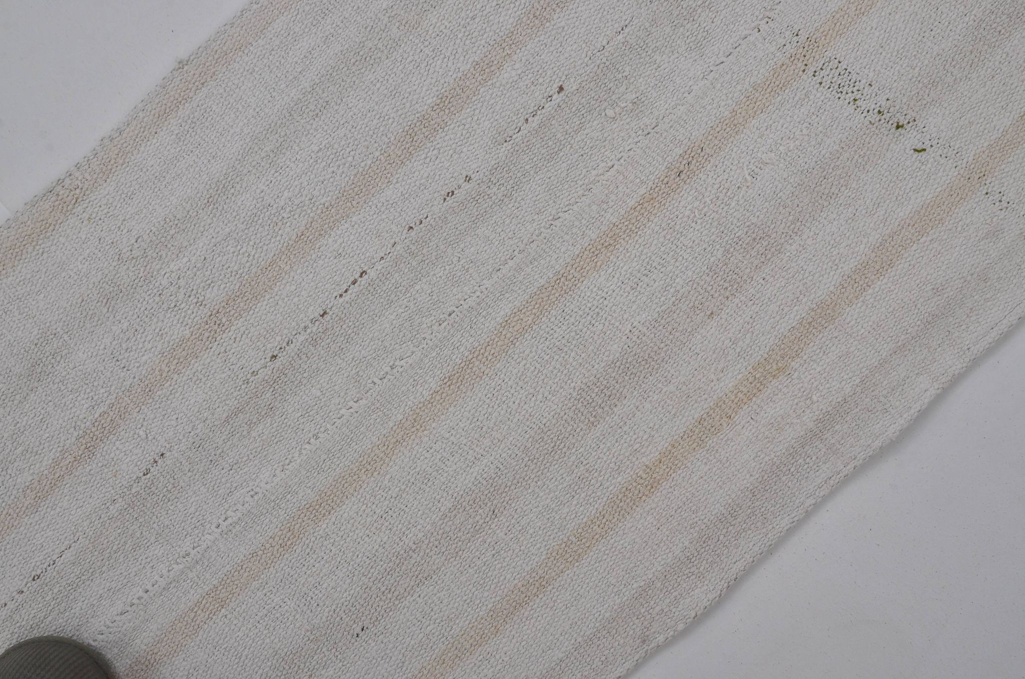 Tapis Kilim en chanvre vintage neutre blanc sku3799