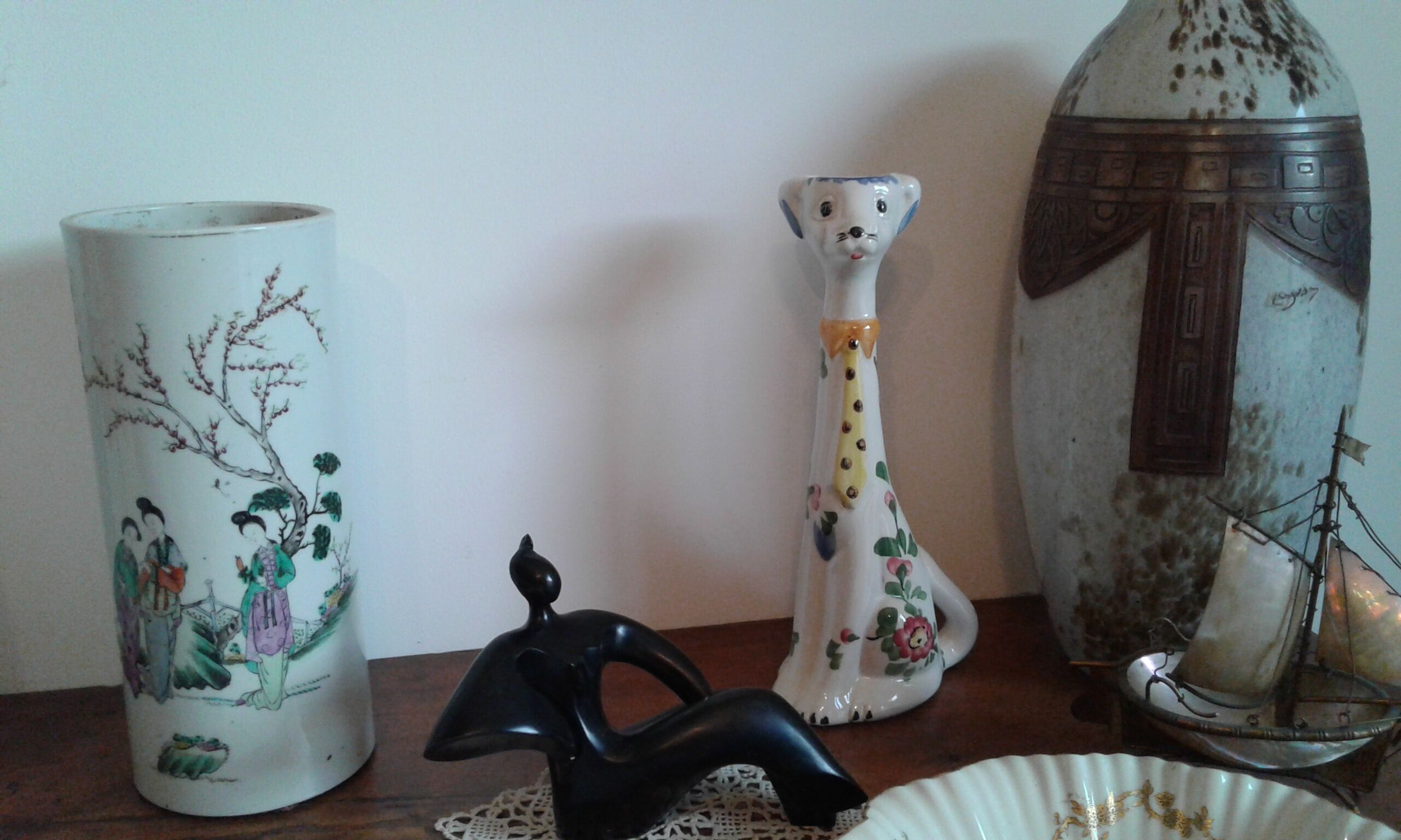 Vase, dog in vintage ceramic