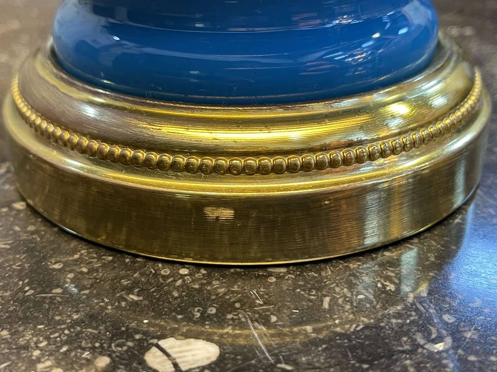 Lampe Napoléon III fin XIXème en opaline bleu