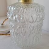 Suspension in scrambled molded glass