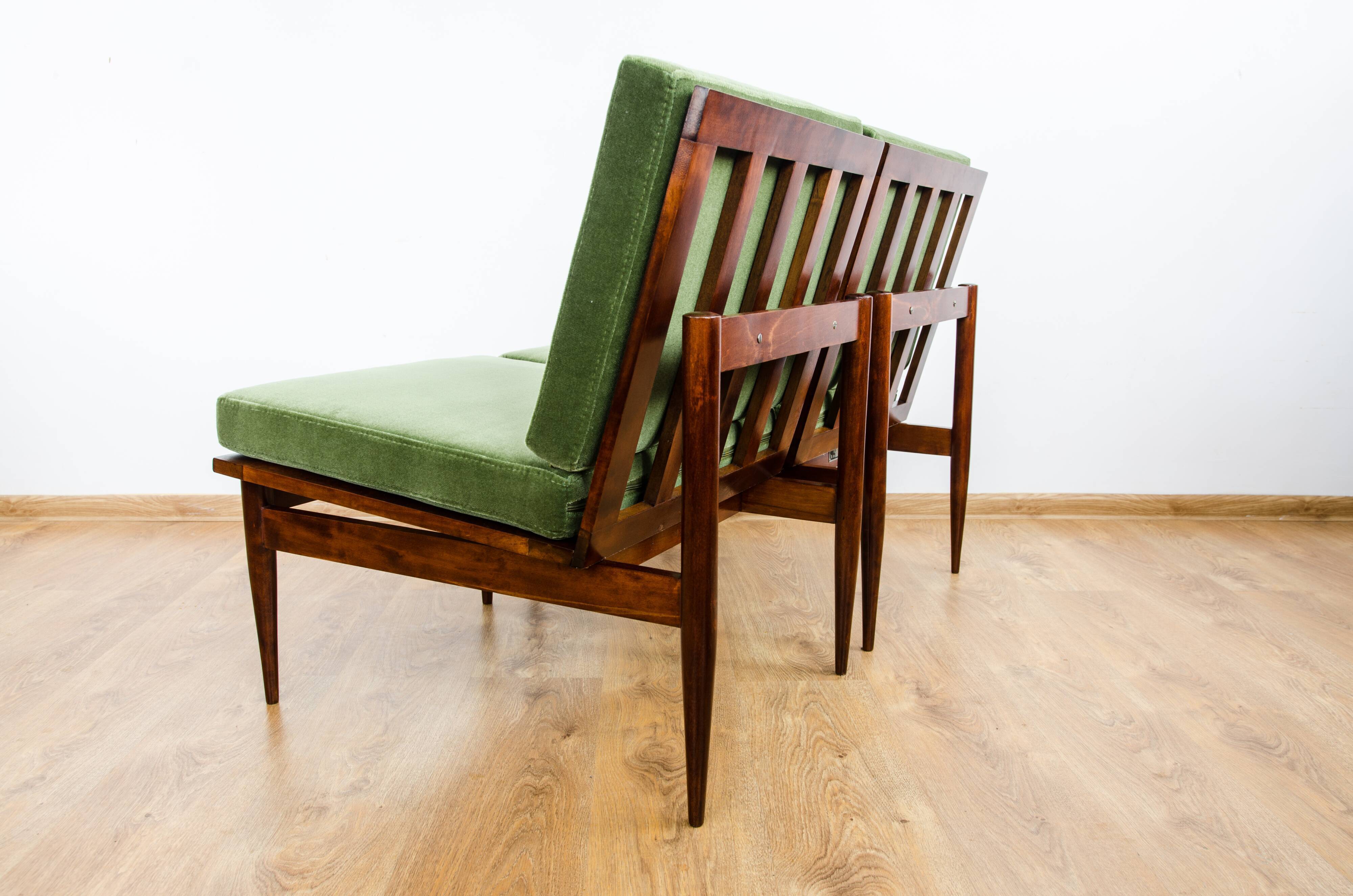 Paire de fauteuils verts du milieu du siècle 1965