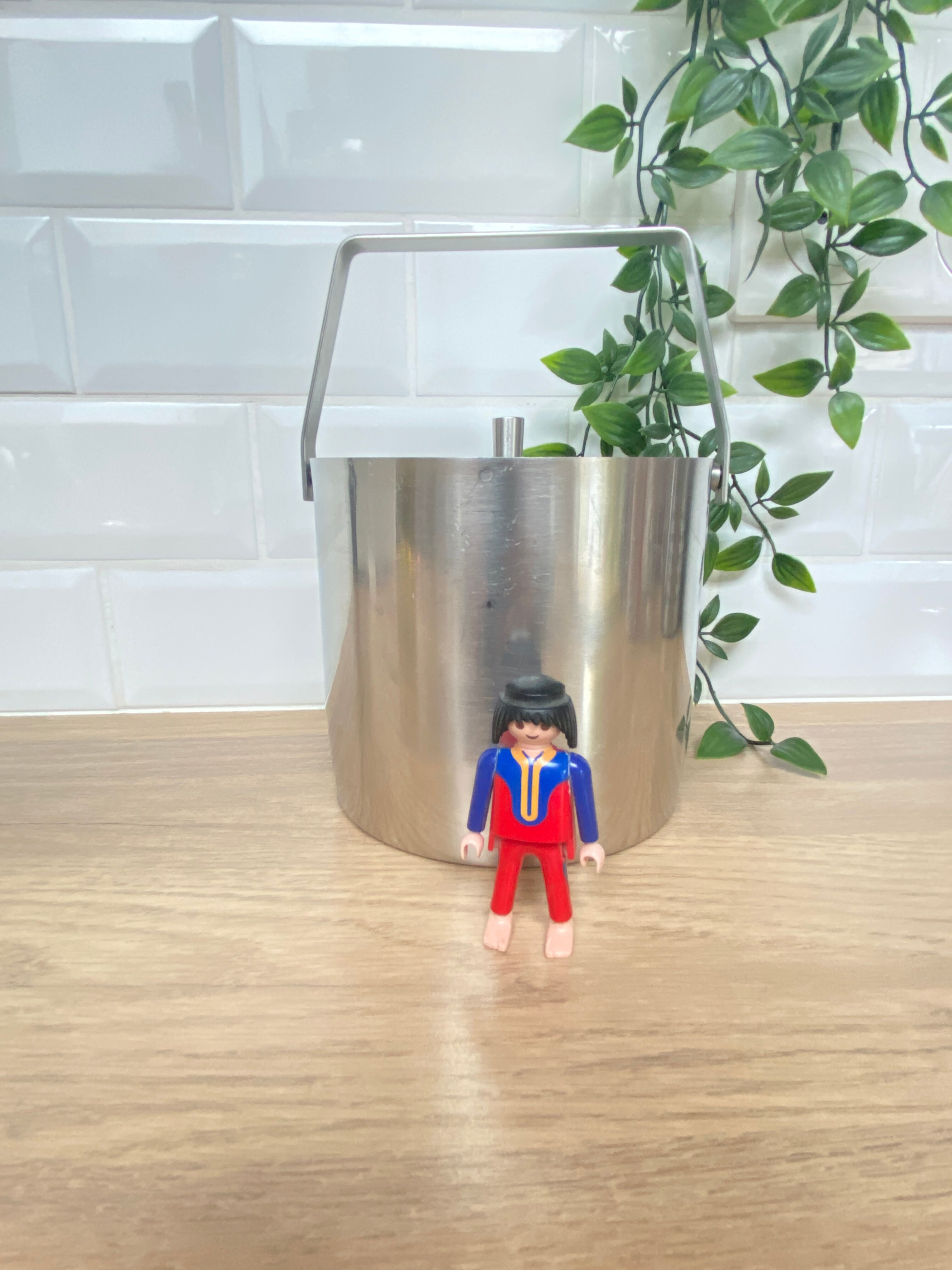 Stainless steel ice bucket