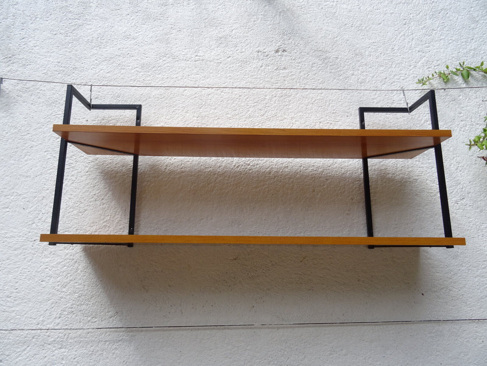 Modernist wall mount 1m23