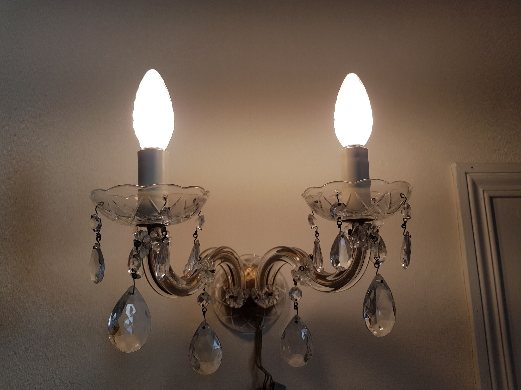 Two sconces 2 glass lights and crystal stamps