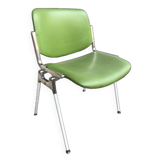 DSC106 chair designed by Giancarlo Piretti for Castelli Italy