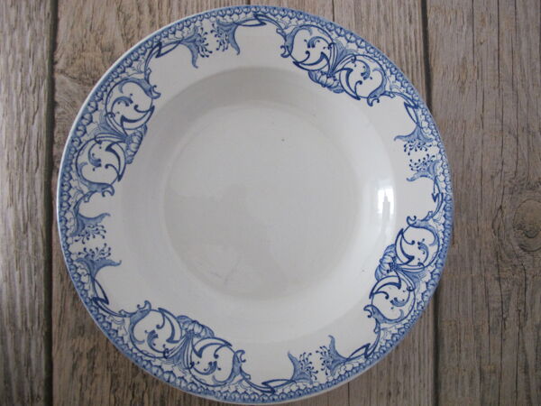 6 assiettes creuses en terre de fer de Digoin Sarreguemines.