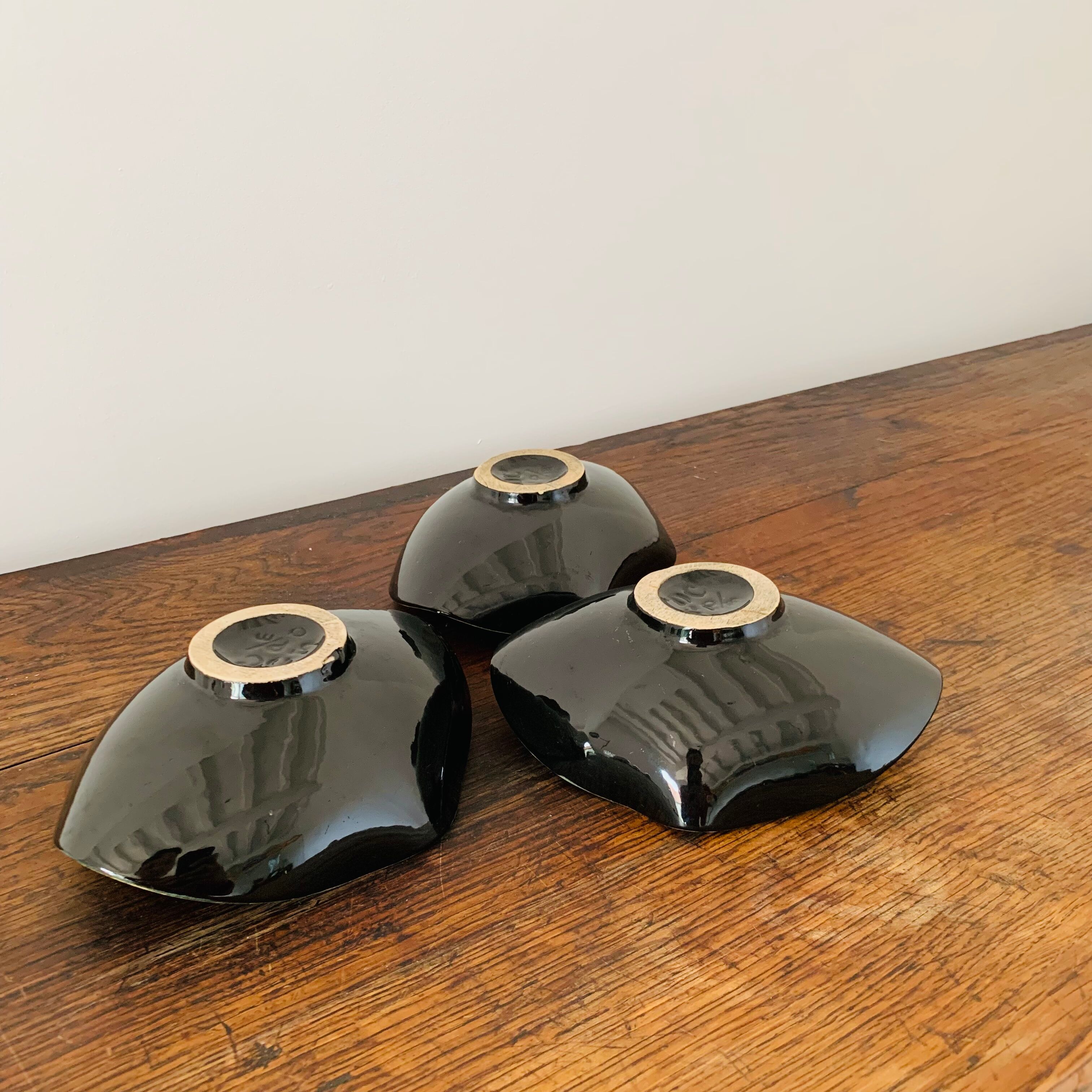 Set of 3 vintage bowls, yellow and black