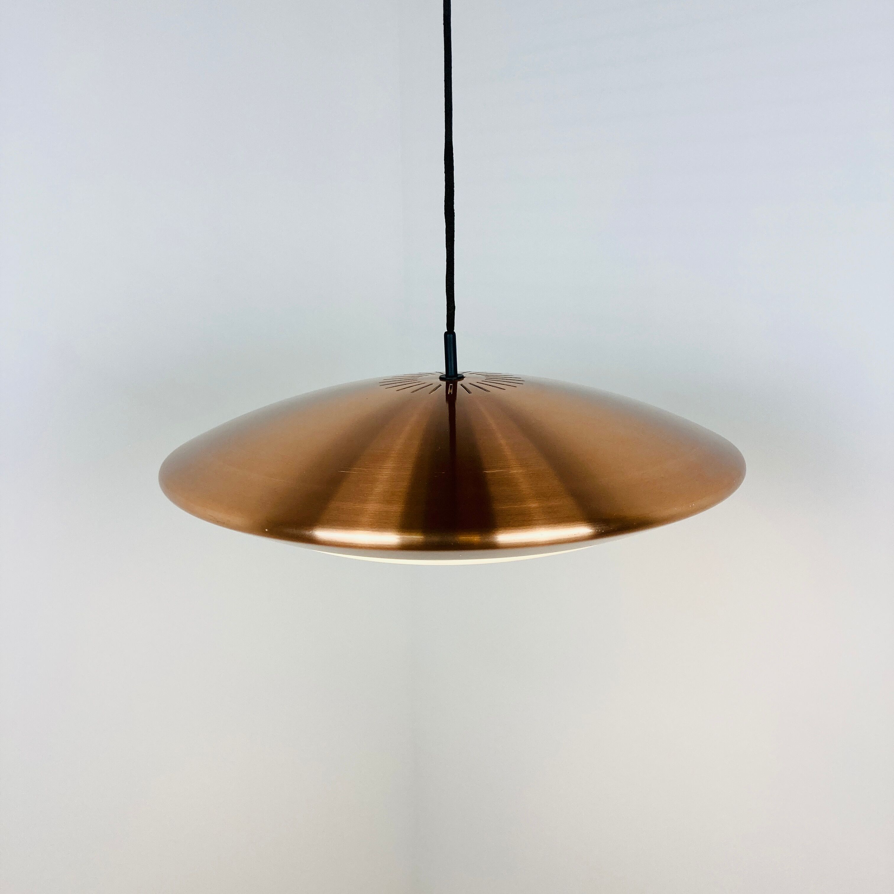 Suspension model Diskos by Johannes Hammerborg, Fog & Morup edition