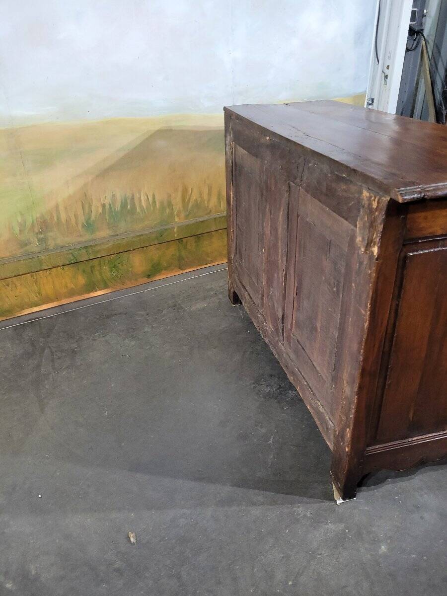 Buffet sculpté Louis XV en noyer