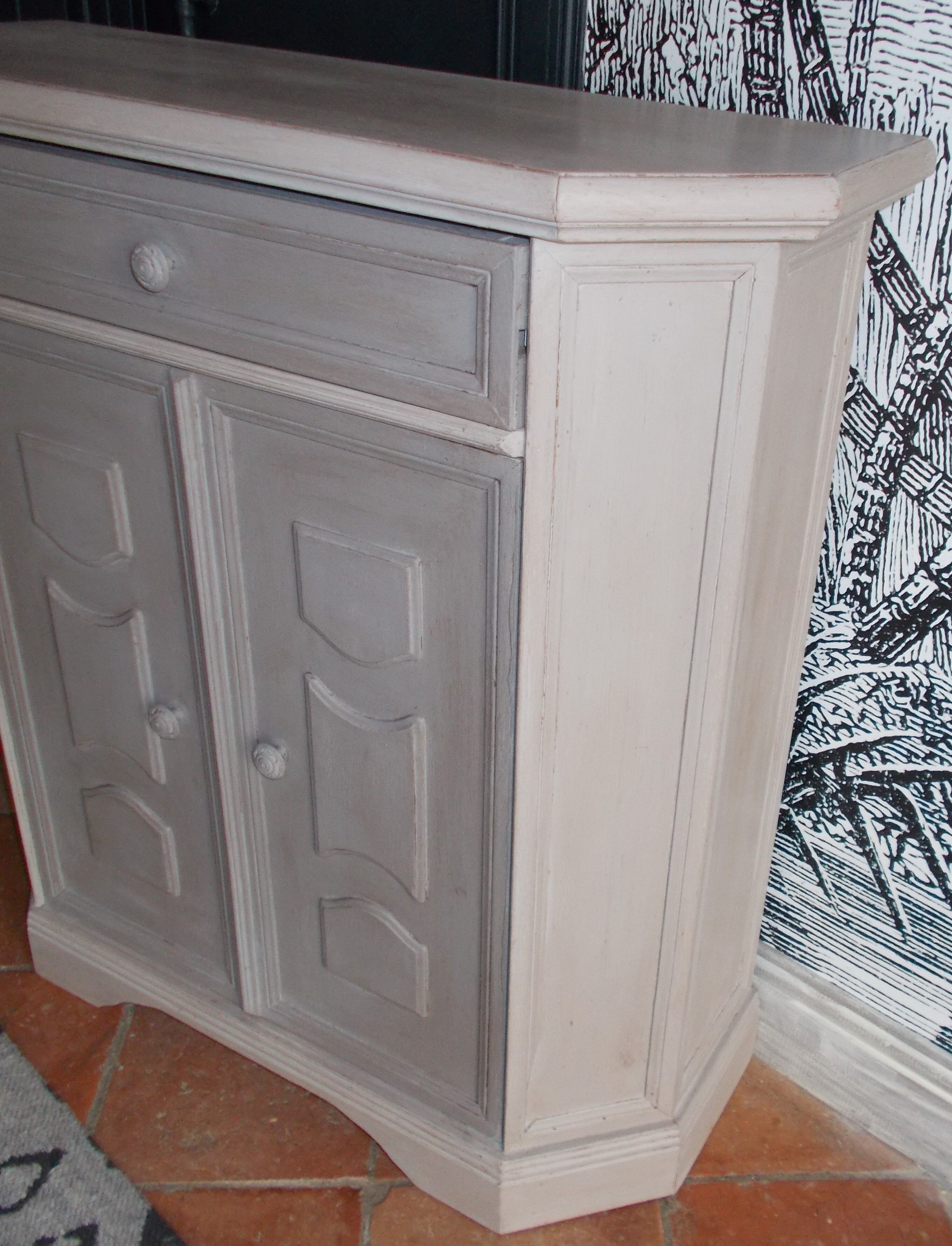Small buffet patine grey and beige