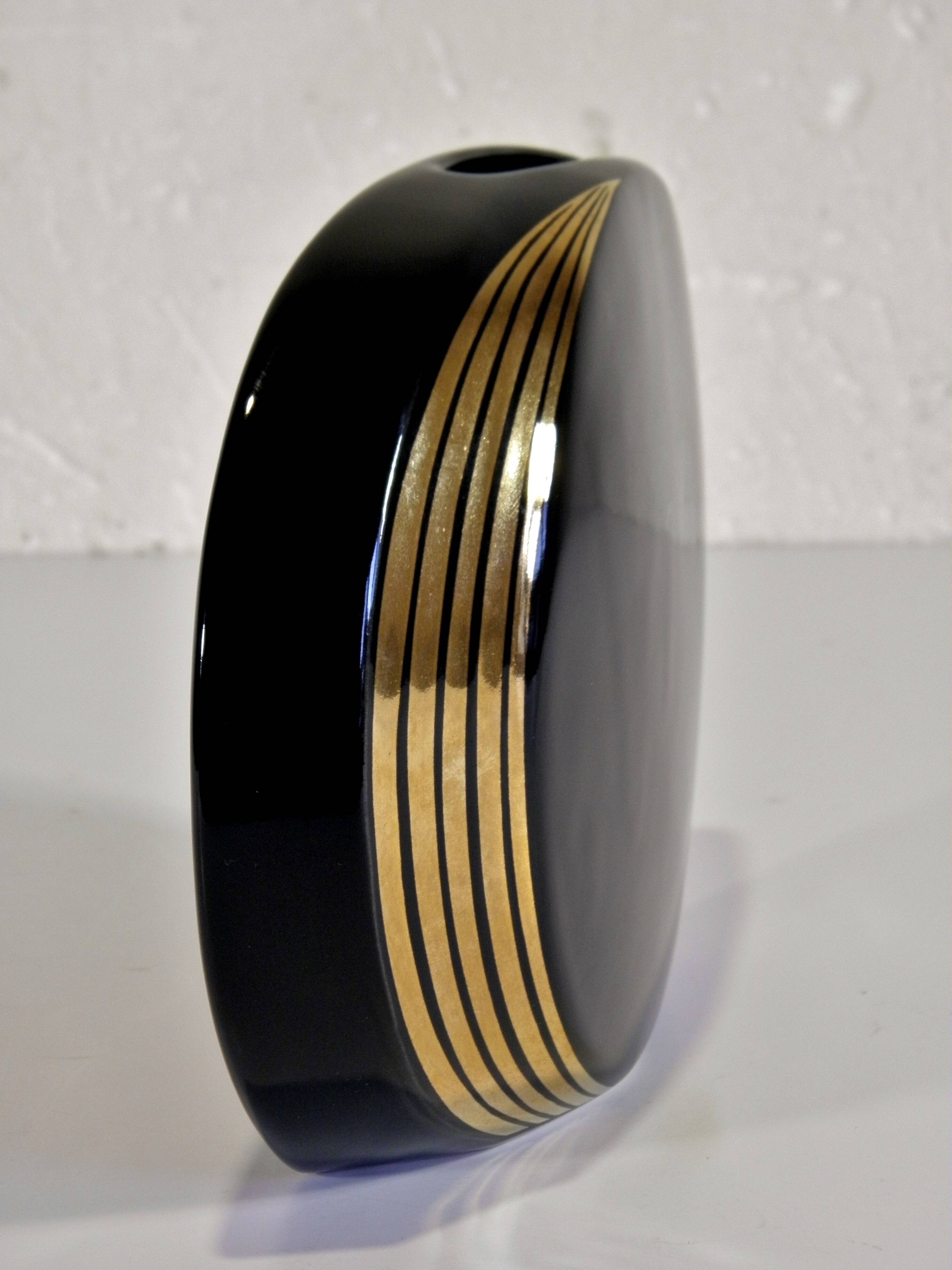 Black and gold ceramic vase - japanese design