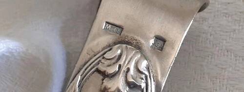 Silver-plated sugar tongs by Orfèvre PB / Mark PB and mebb