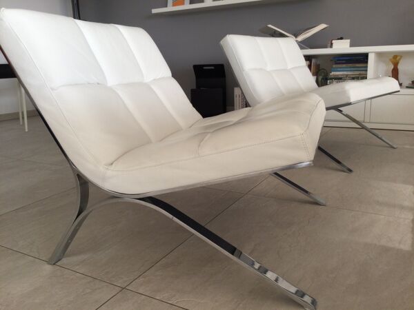 Set De 2 fauteuils Skool Roche Bobois Structure Chromée, Assise Mousse, Revêtement cuir  Vachette Blanc