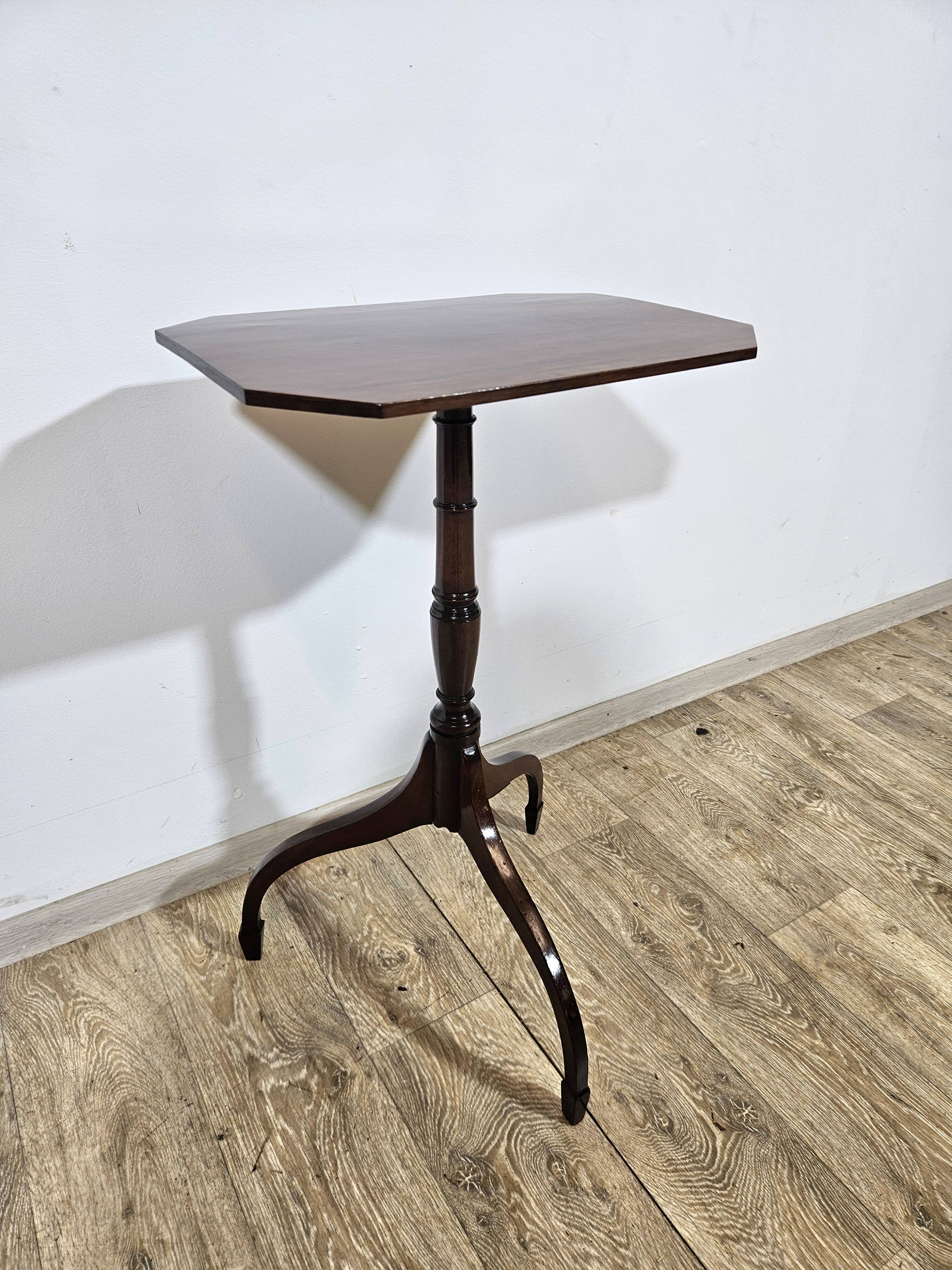 Antique Mahogany Side Table Octagonal Tripod Classic, 19th century