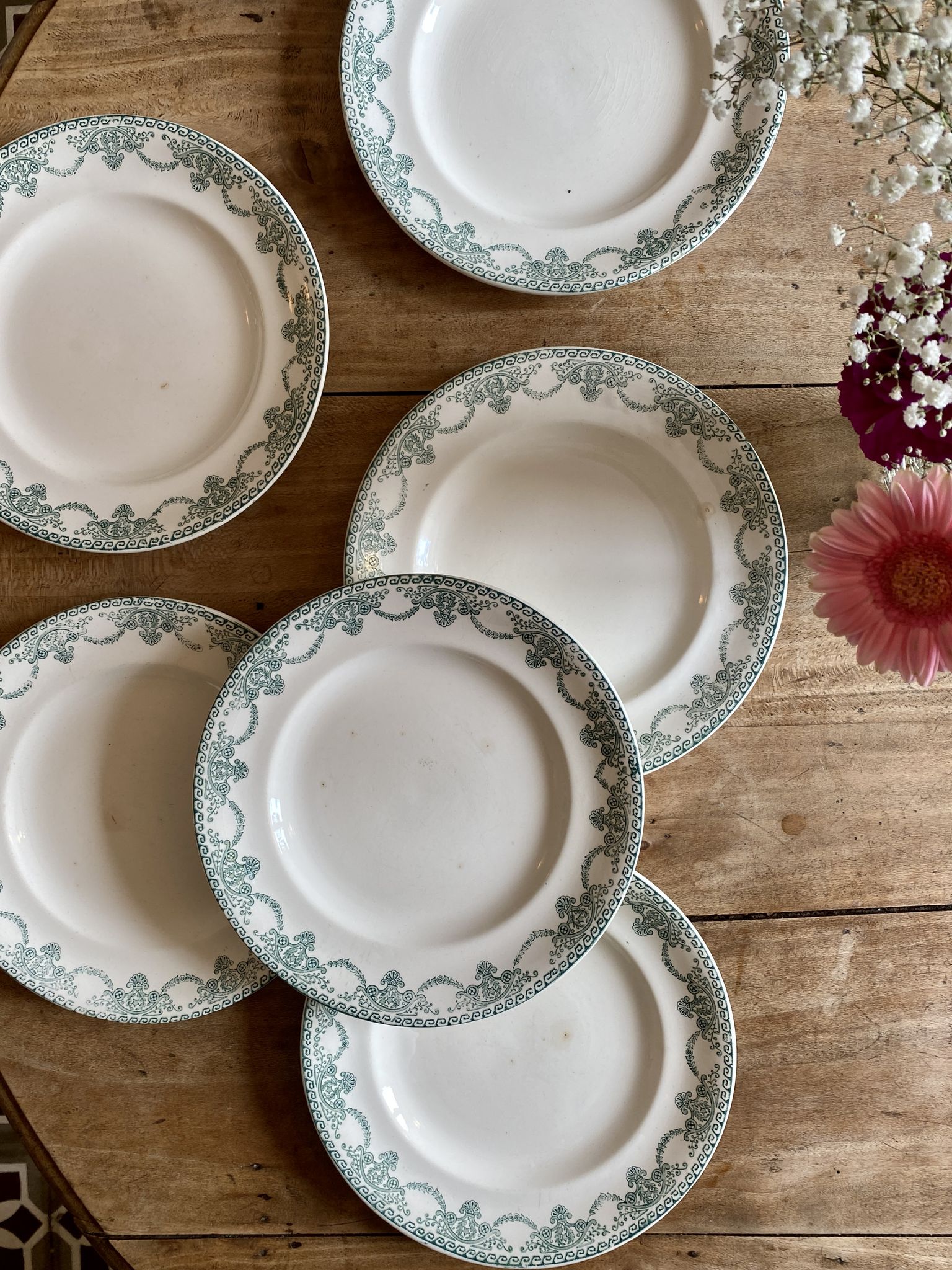 Set of 6 vintage plates in iron earth, Longwy model Au Chatelet LOT 2