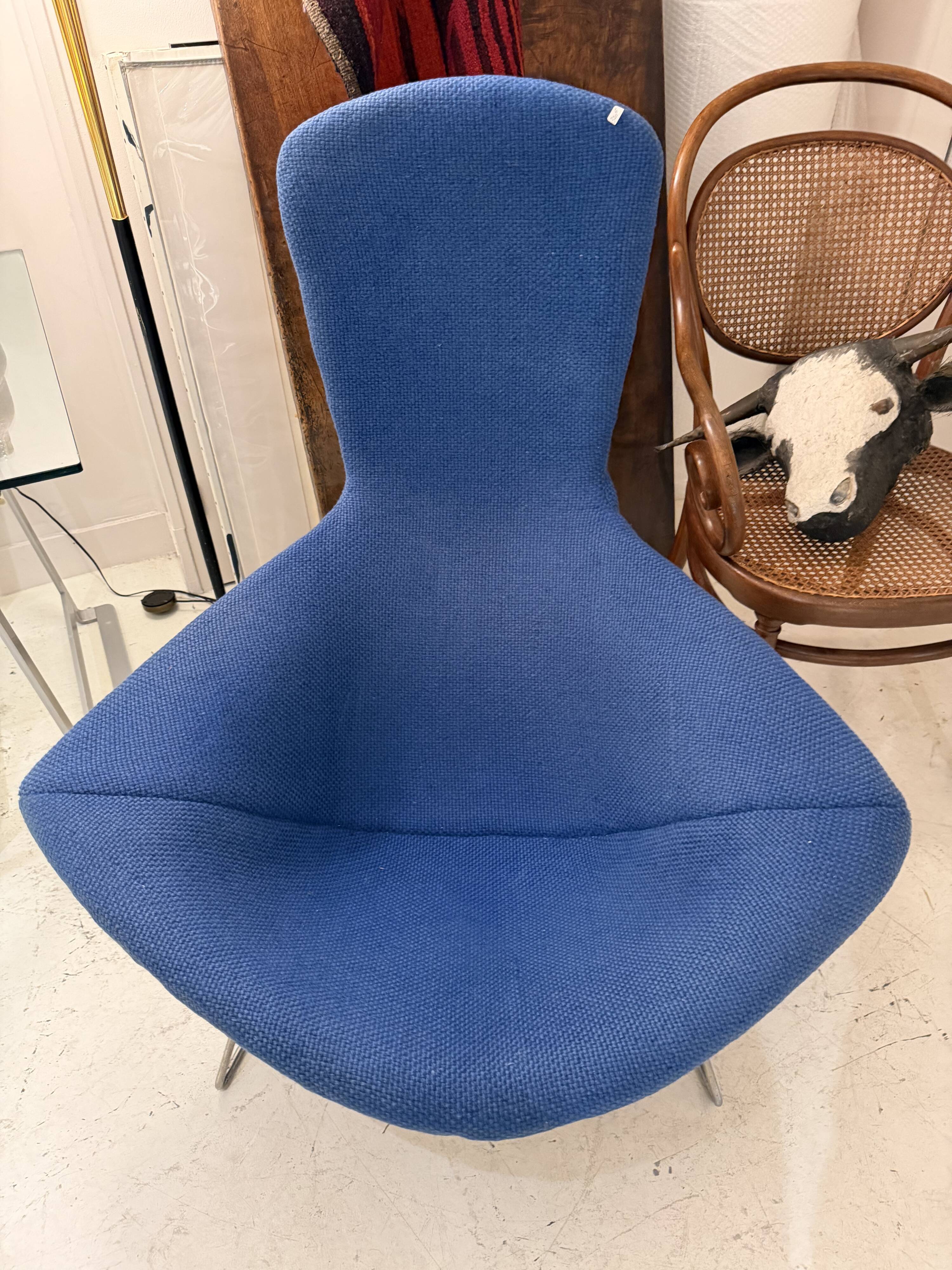 Pair of Bird chairs by Harry Bertoia, vintage editions by Knoll.