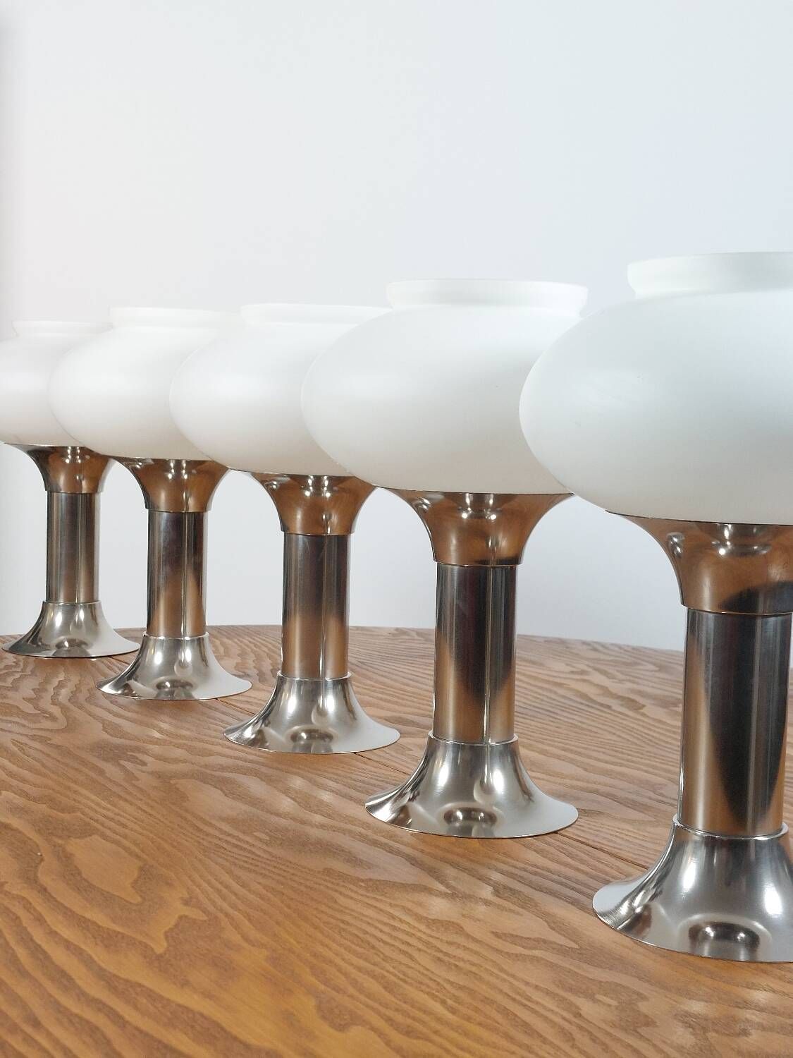 5 x lampes murales et plafonniers en verre chrome et opale GDR Narva VEB